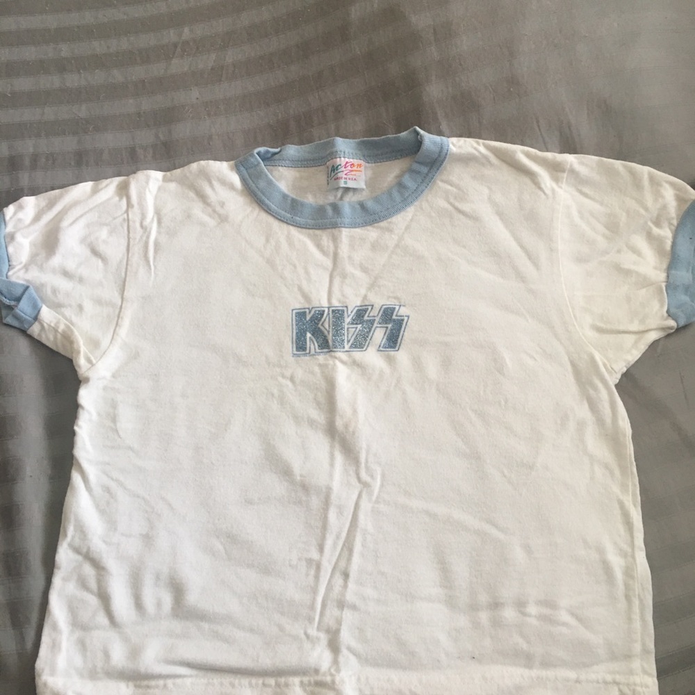 Kiss tee